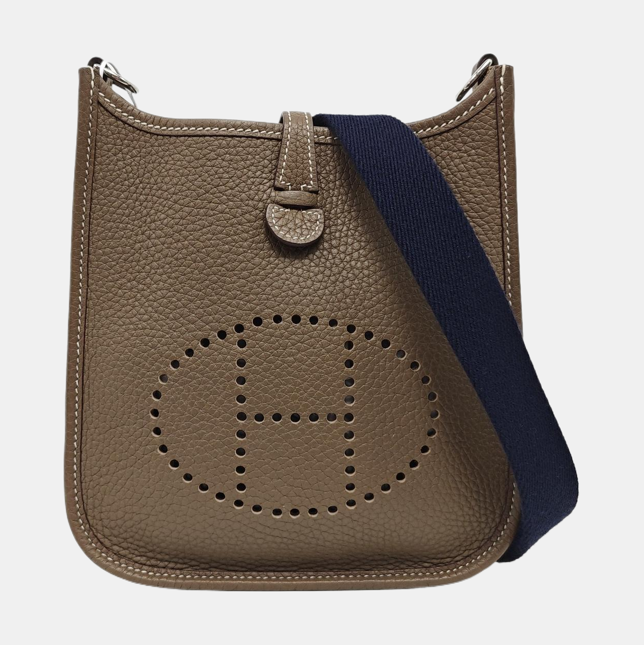 Evelyne 16 Clemence Gray