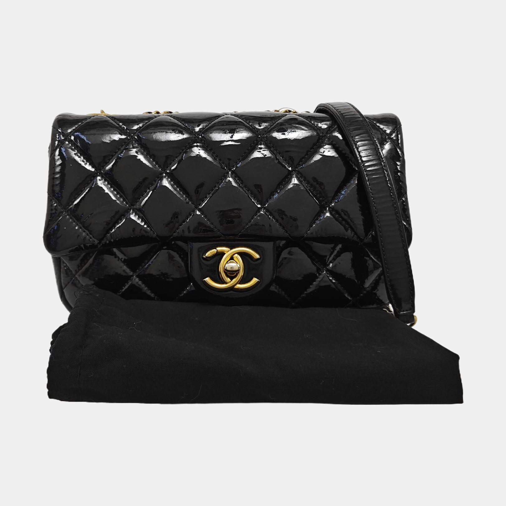 CLASSIC FLAP Quilted Patent Leather Black