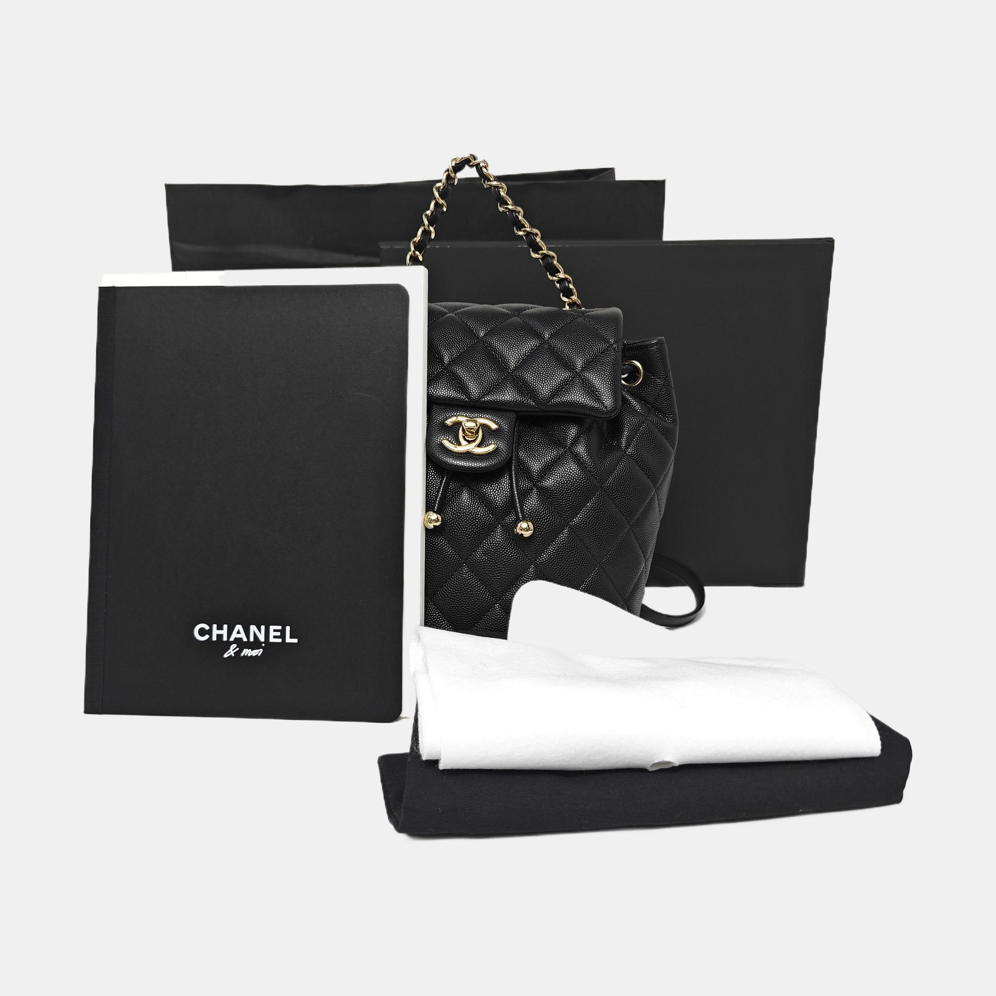 URBAN SPIRIT Small Quilted Grained Calfskin Black
