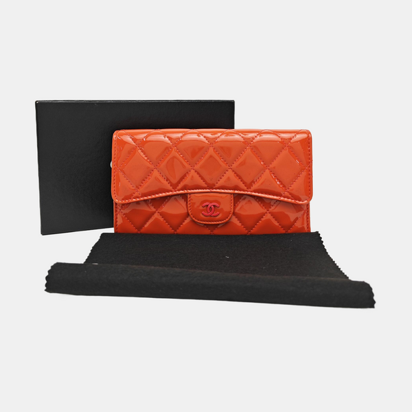 CLASSIC FLAP Mini Quilted Patent Leather Orange Wallet