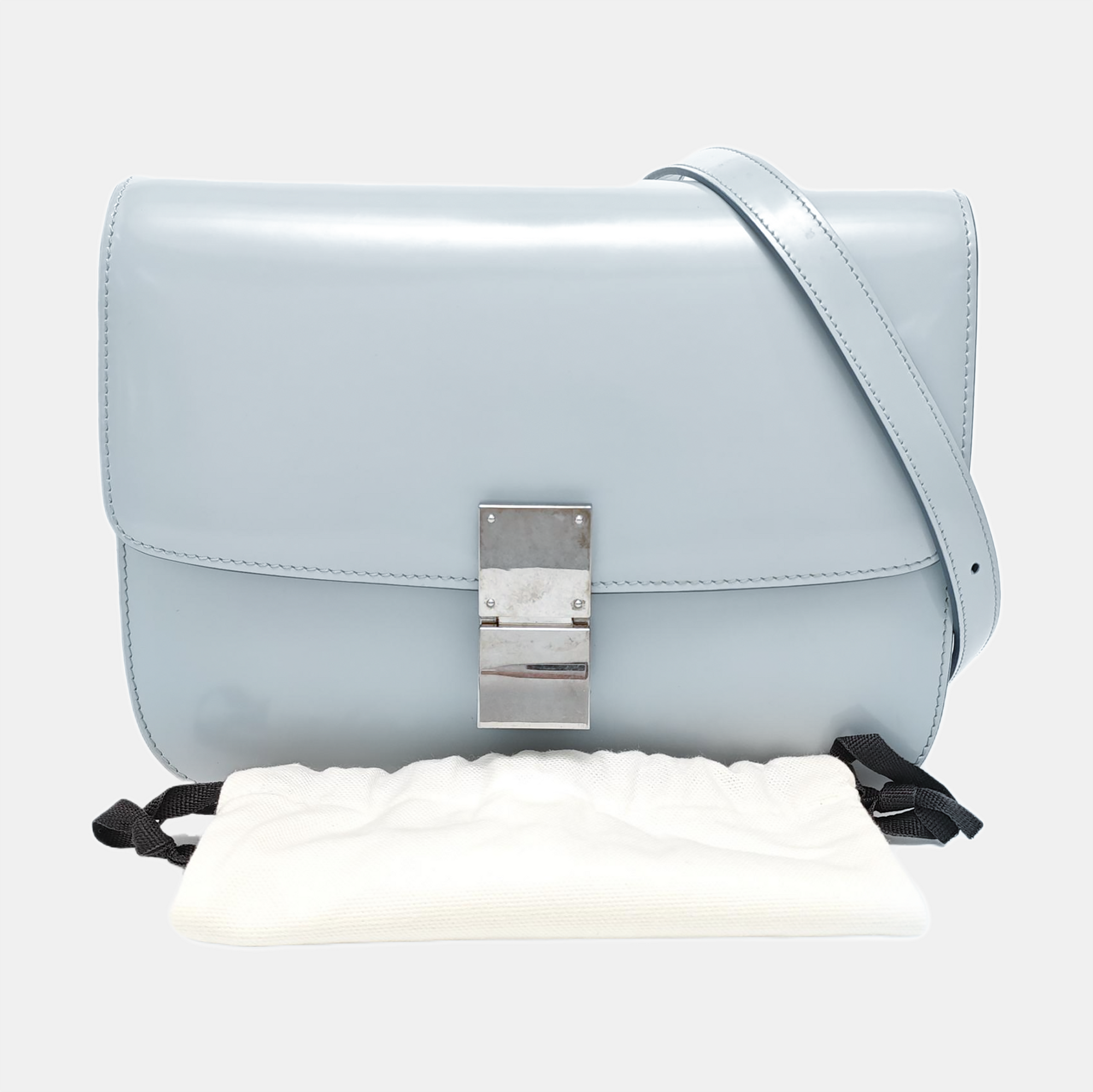 Authenticated pre-owned  CLASSIC BOX Medium Calfskin Blue - Shoulder Bag at Looply