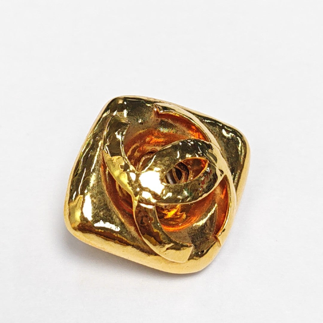 Vintage Metal Gold Clip On Earrings