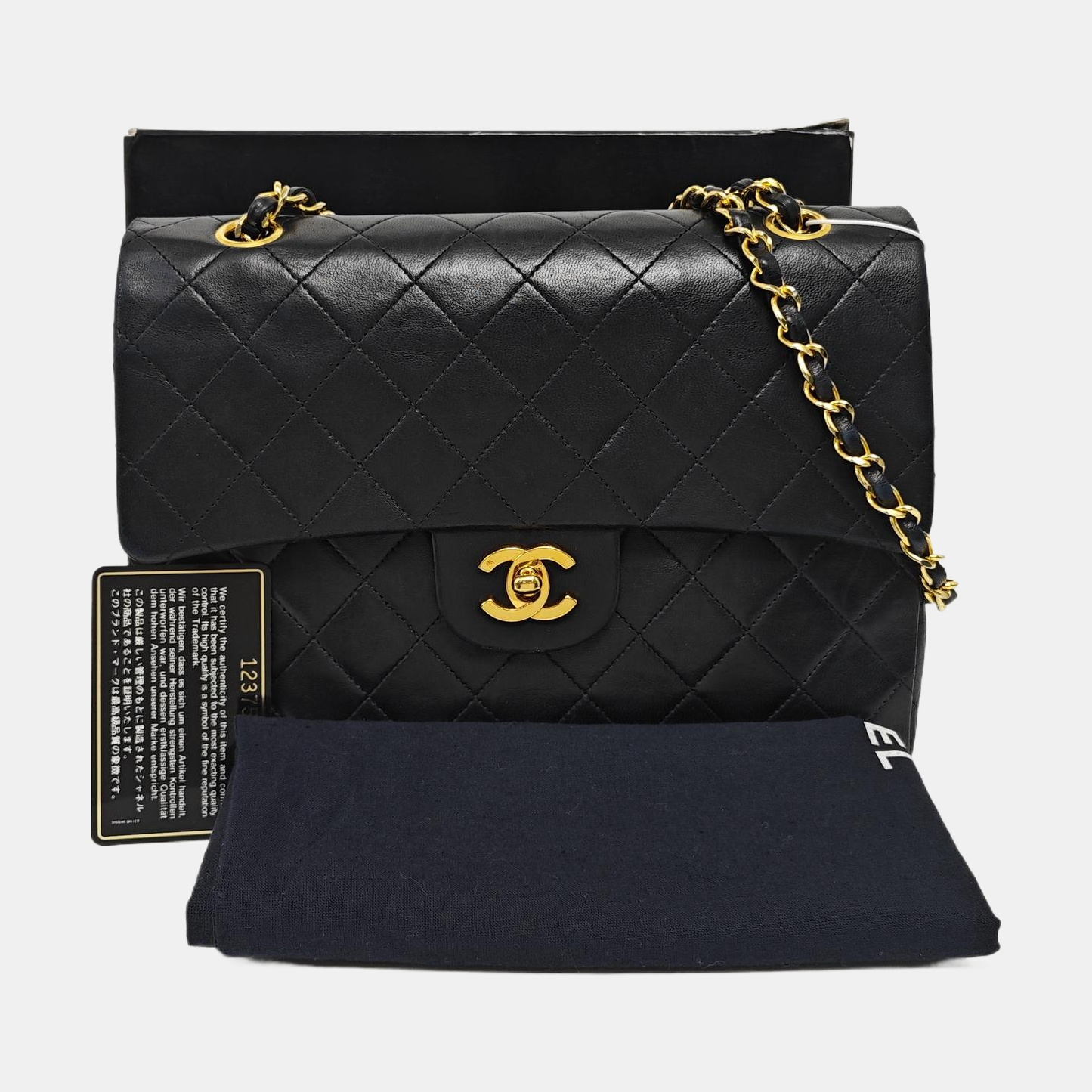 CLASSIC FLAP Medium Quilted Lambskin Black