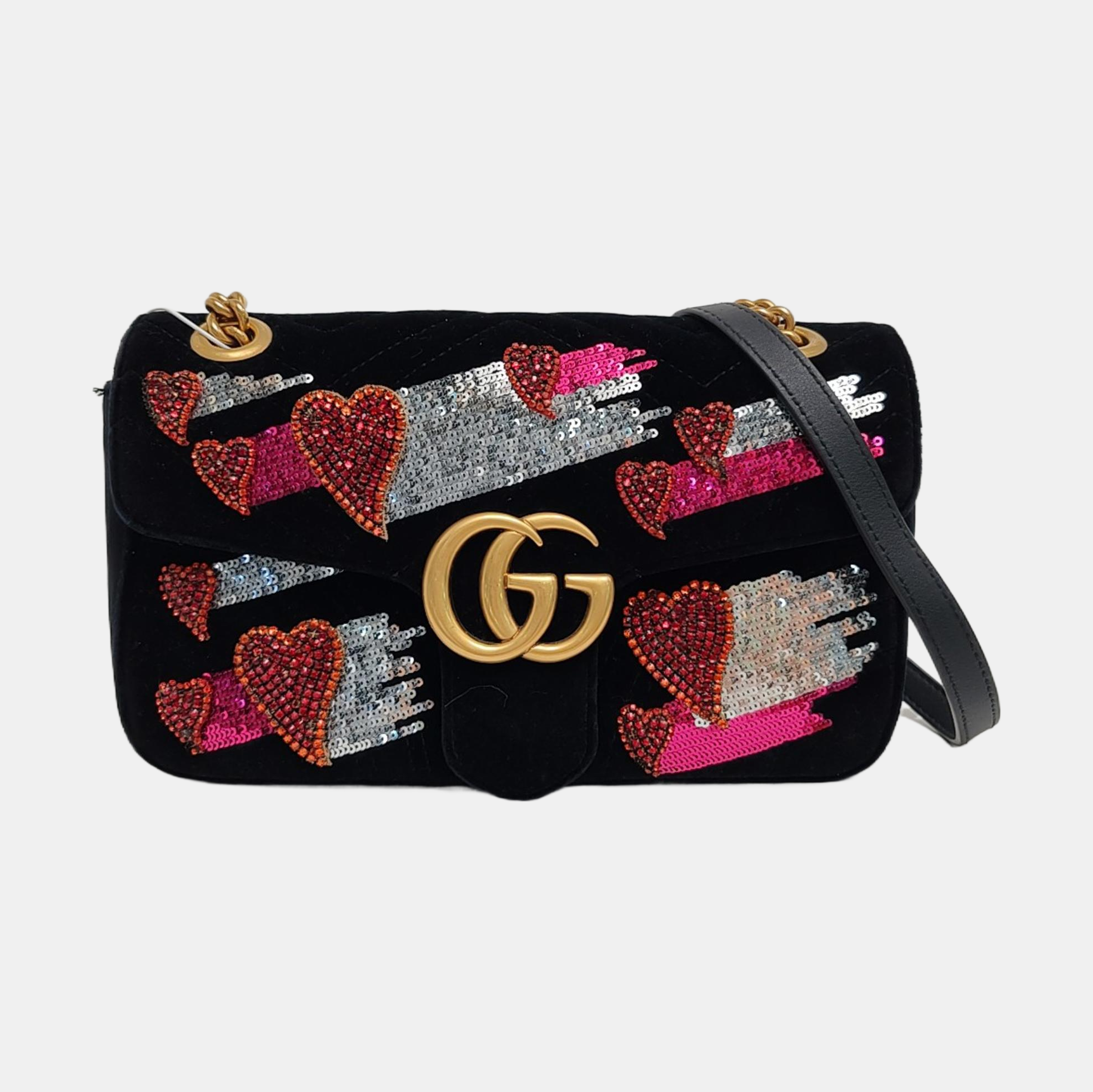 Authenticated pre-owned  GG Marmont Medium Quilted Velvet Black - Shoulder Bag at Looply