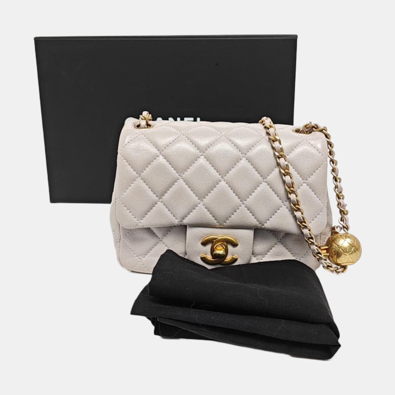 CLASSIC FLAP Mini Quilted Lambskin Pink