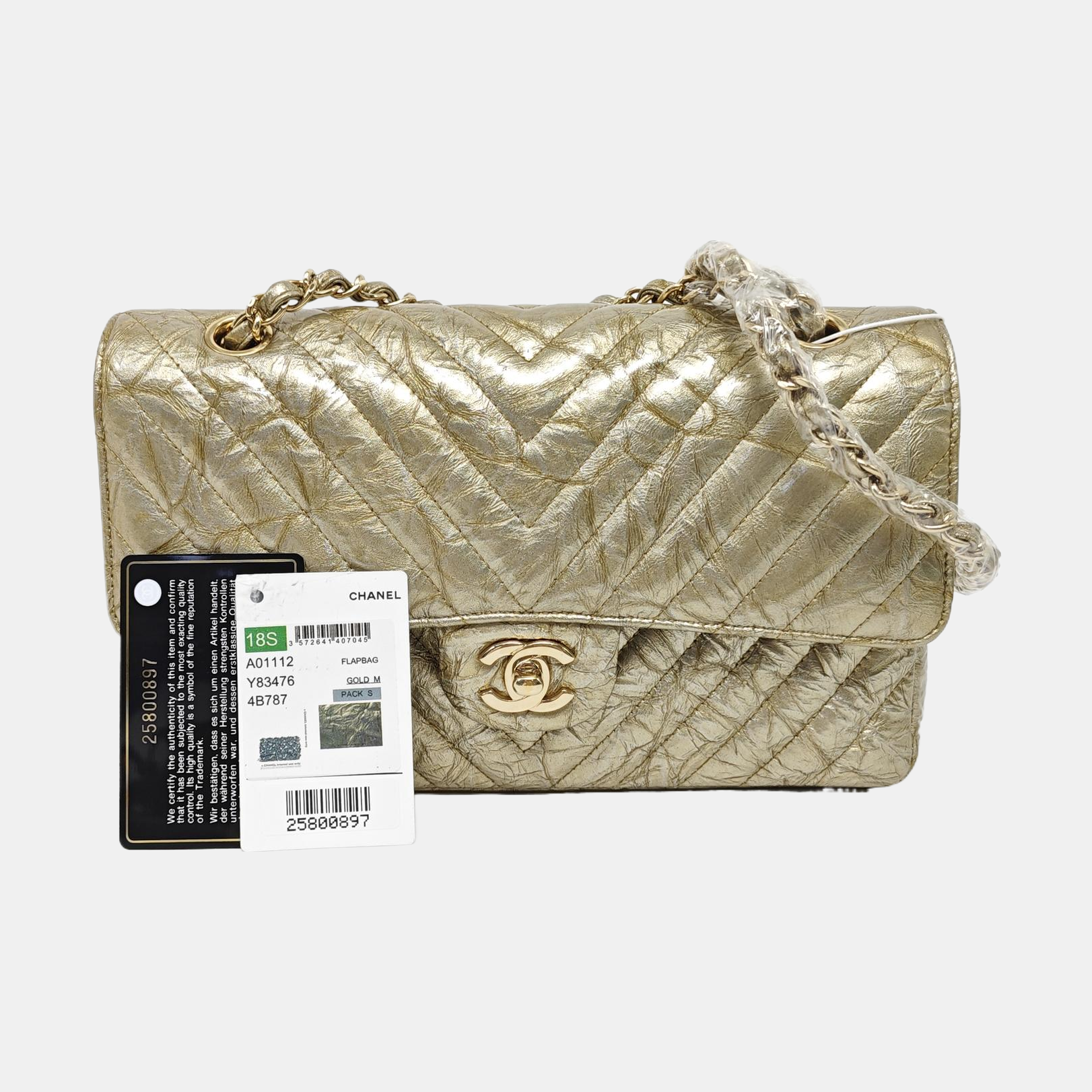 CLASSIC FLAP Small Chevron Patent Calfskin Gold
