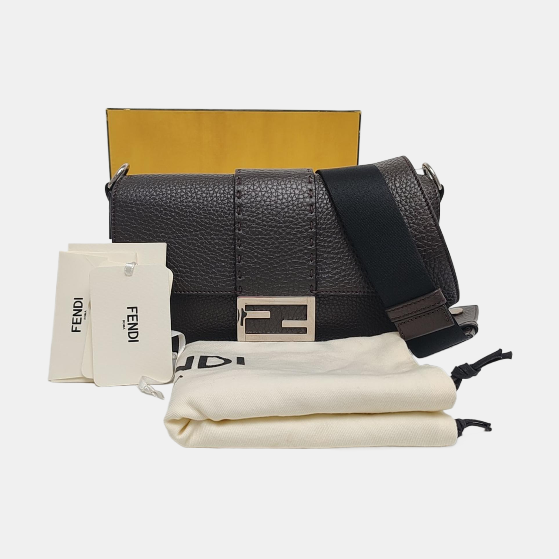Authenticated pre-owned  Baguette Calfskin Brown - Shoulder Bag at Looply