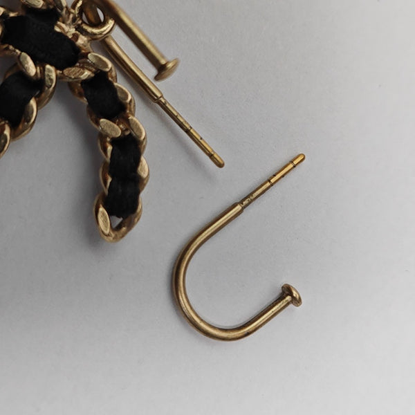 Pendientes de metal negros