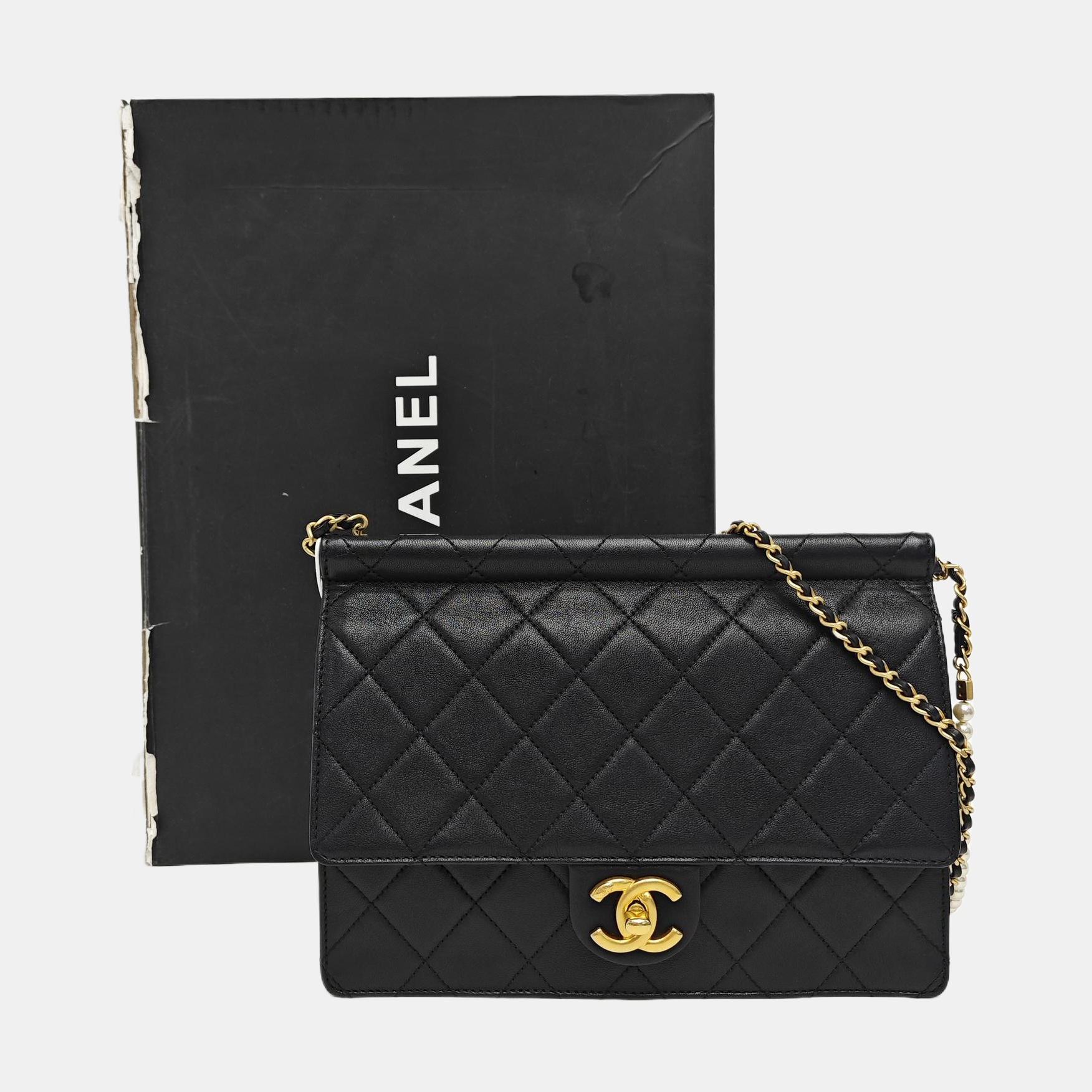 CLASSIC FLAP Small Quilted Calfskin Black
