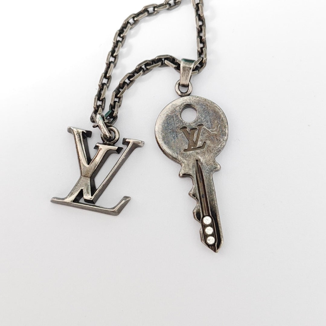 Metal Black Necklace