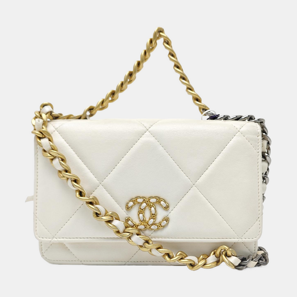 CHANEL 19 Quilted Lambskin White