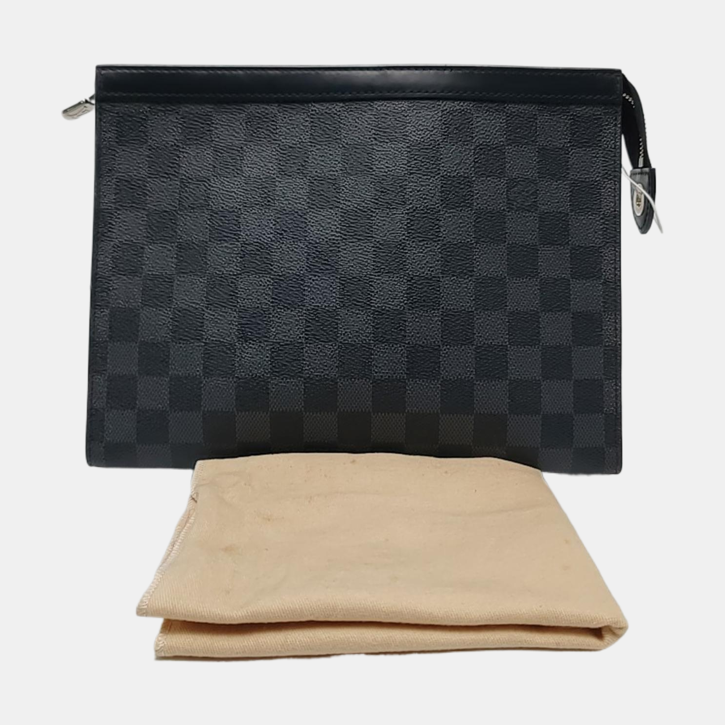 Pochette Voyag MM Damier Graphite Coated Canvas Gray