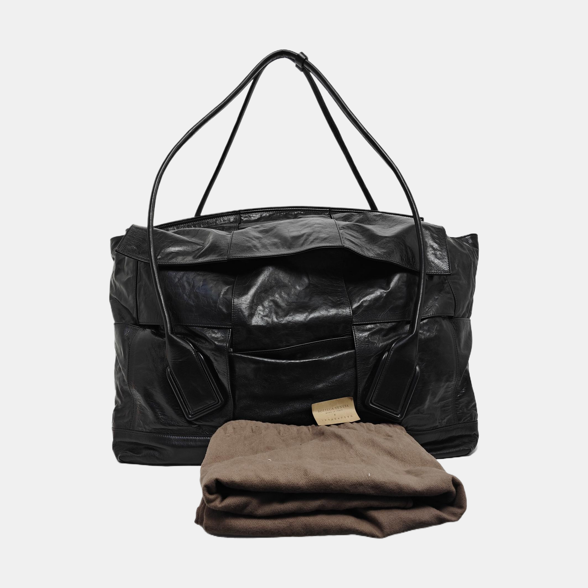 Arco Large Calfskin Black