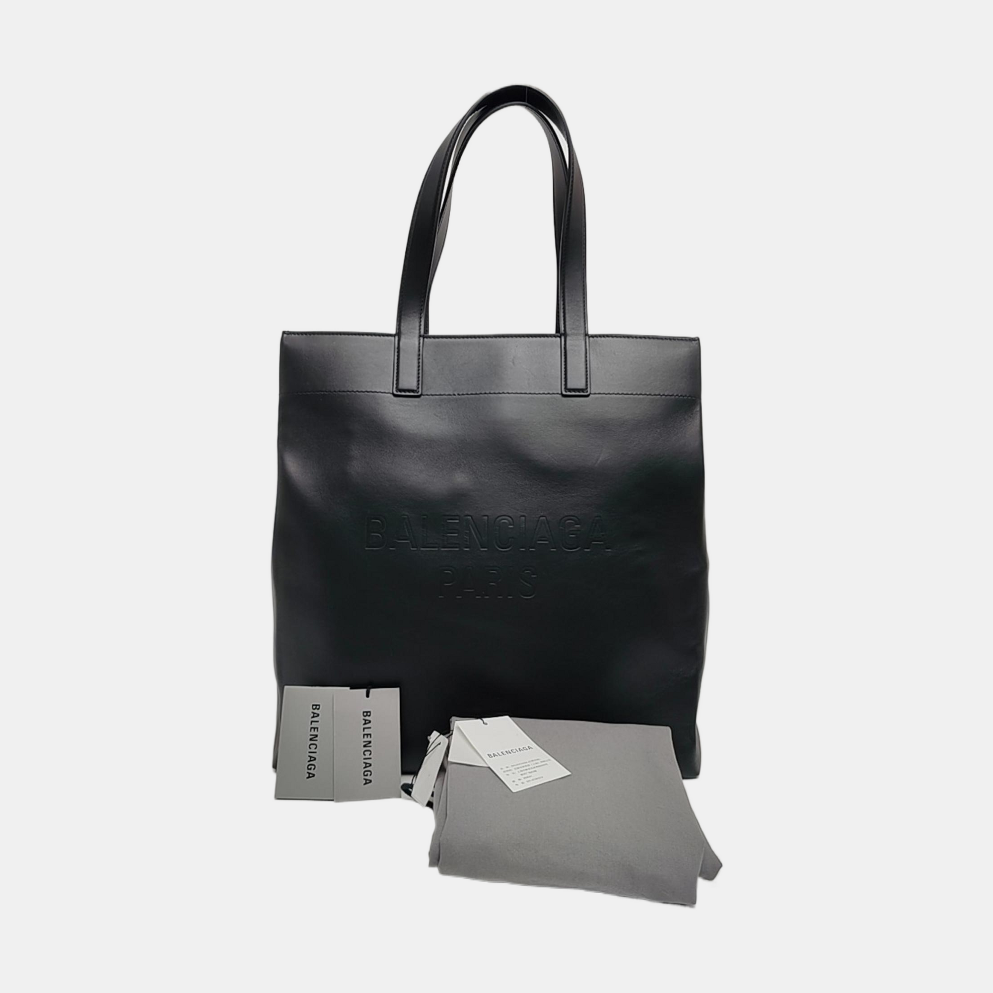 DUTY FREE North-South Calfskin Black