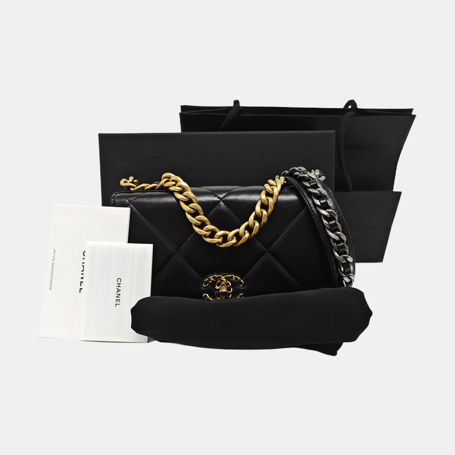 CHANEL 19 WOC Quilted Lambskin Black