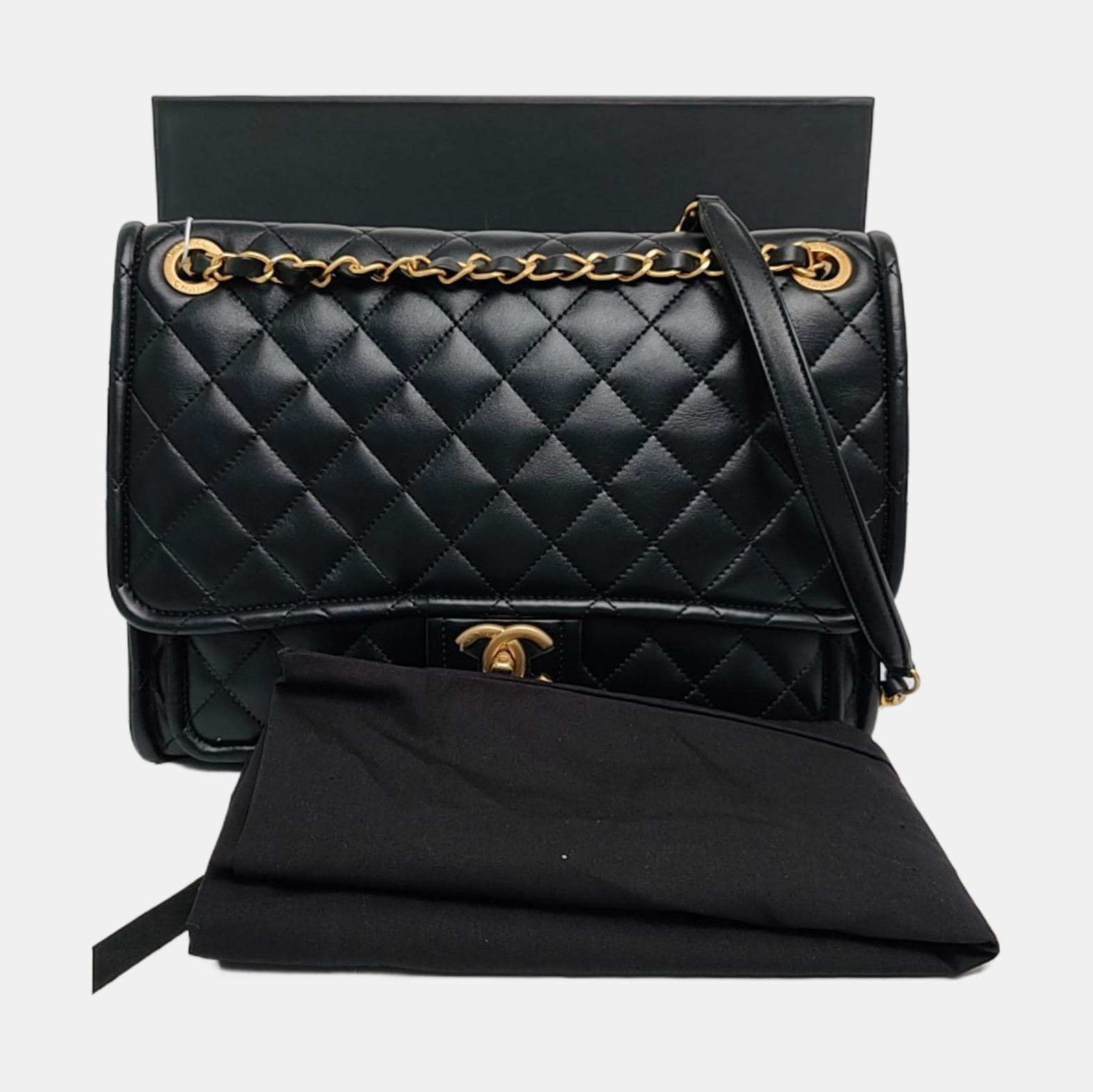 CLASSIC FLAP Maxi Quilted Lambskin Black