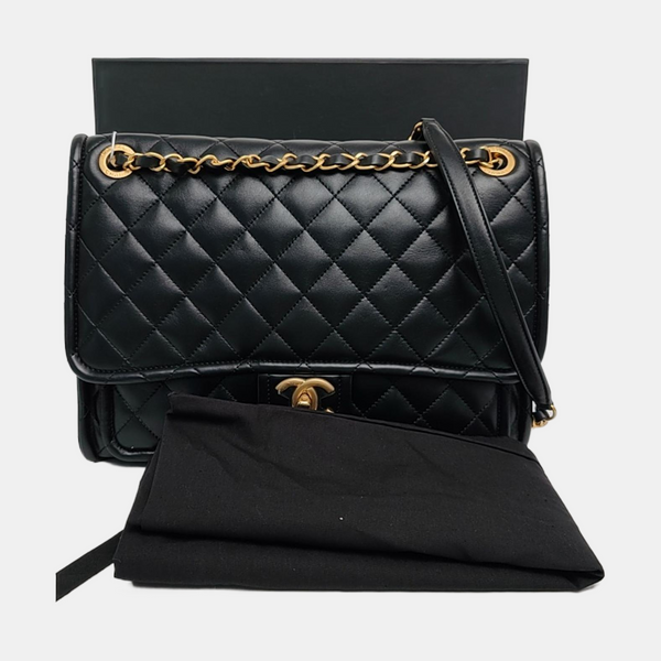 CLASSIC FLAP Maxi Quilted Lambskin Black