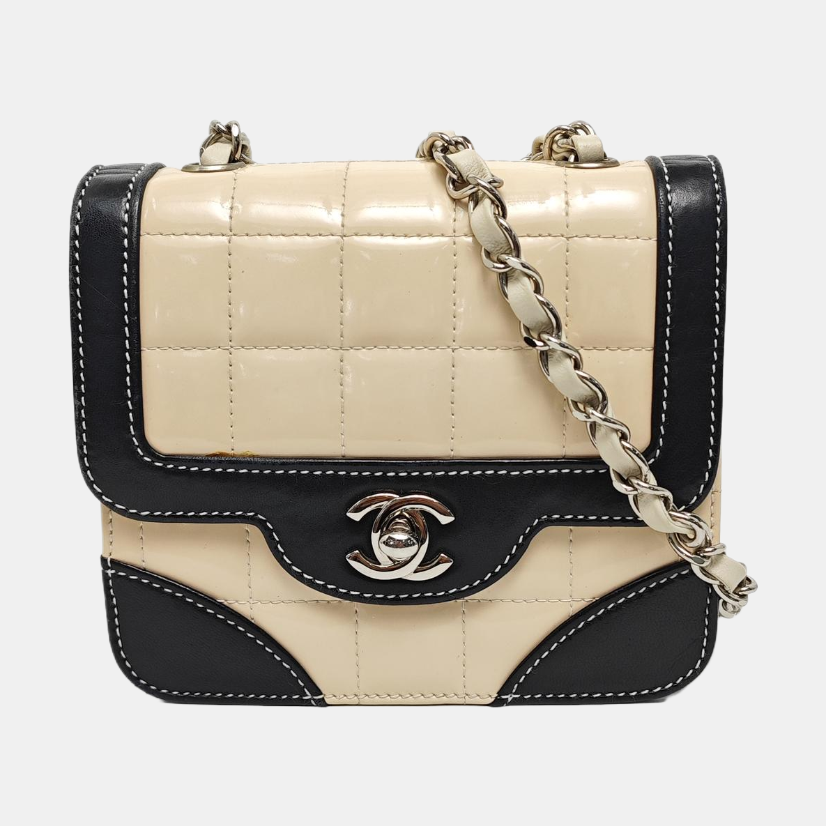 CHOCOLATE BAR Quilted Patent Leather Beige