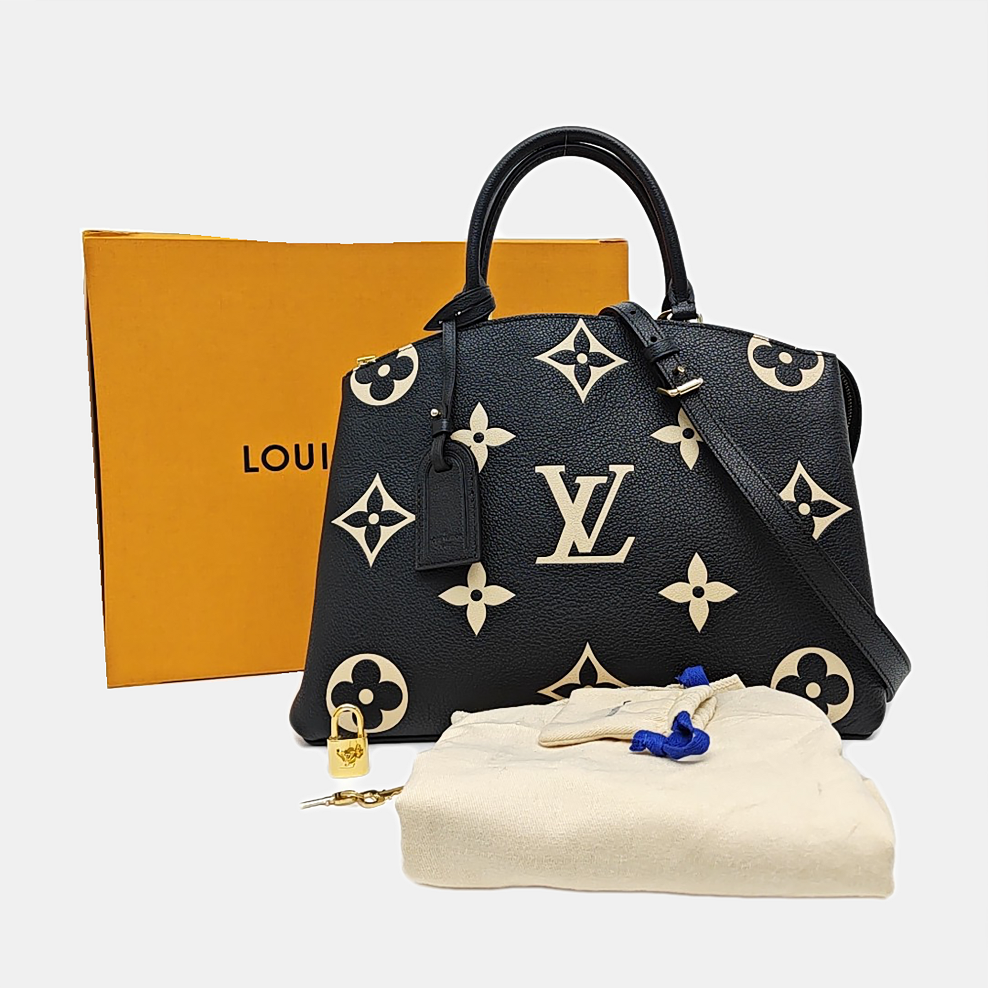 PALAIS GM Monogram Calfskin Black