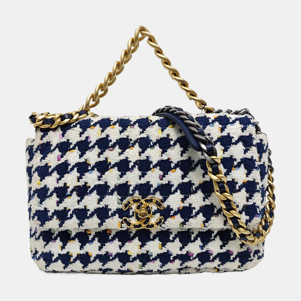 CHANEL 19 Large Quilted Fabric White