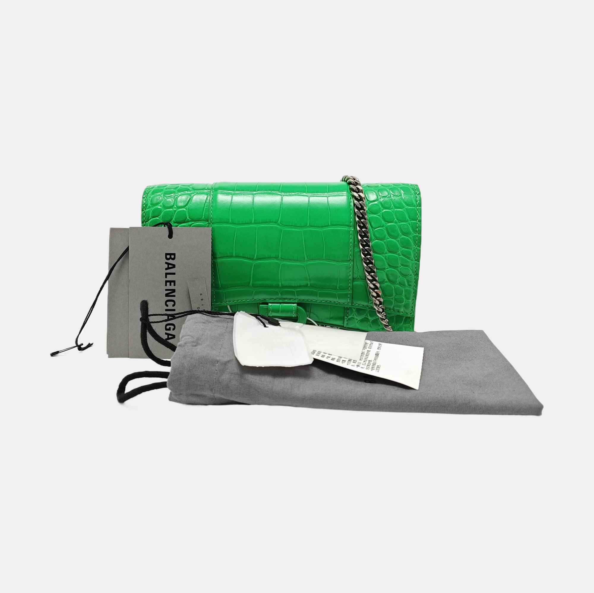Authenticated pre-owned  Hourglass Calfskin Green - Shoulder Bag at Looply