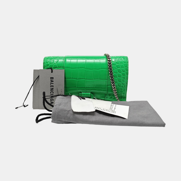 Authenticated pre-owned  Hourglass Calfskin Green - Shoulder Bag at Looply