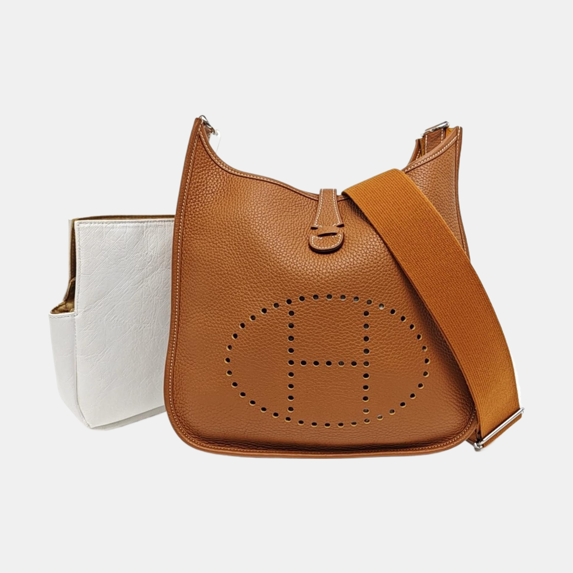 Evelyne 29 Clemence Brown