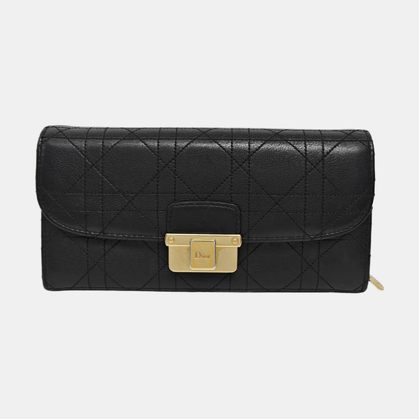 Cartera Miss Dior de piel de becerro acolchada negra