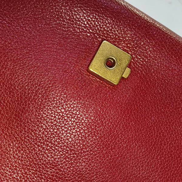 Authenticated pre-owned  GG Marmont Top Handle Small Calfskin Red - Shoulder Bag at Looply