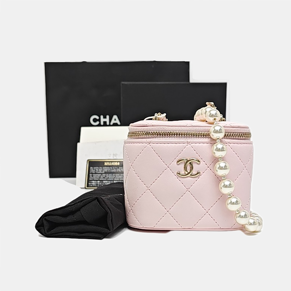 VANITY CASE Mini Quilted Lambskin Pink
