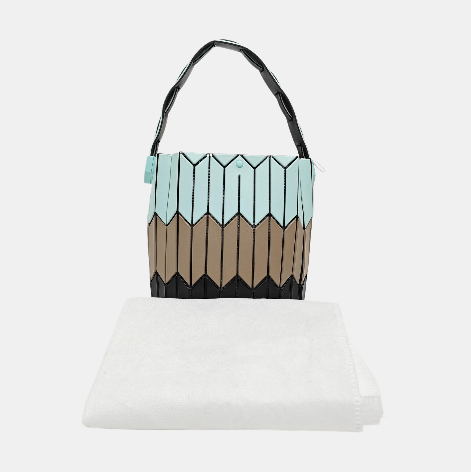 Special Material Bucket Bag Multicolor