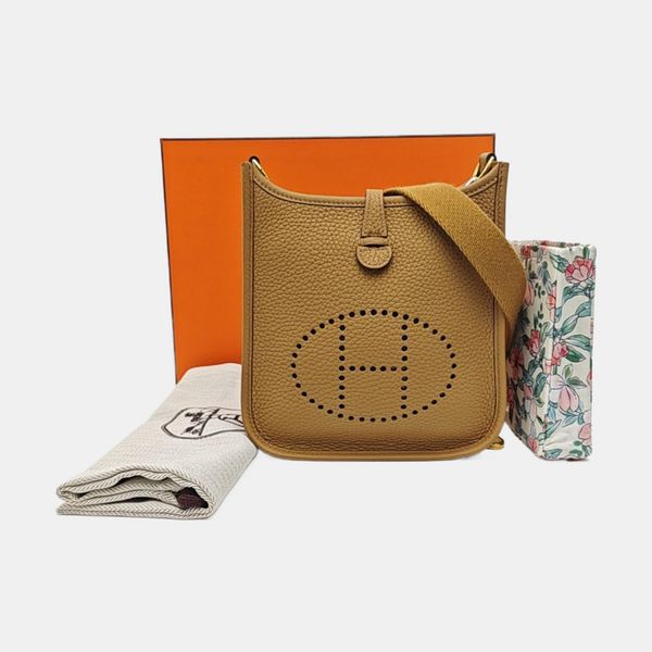 Evelyne TPM Clemence Brown