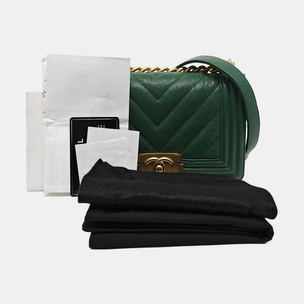 Authenticated pre-owned  BOY CHANEL Small Quilted Grained Calfskin Green - Shoulder Bag at Looply