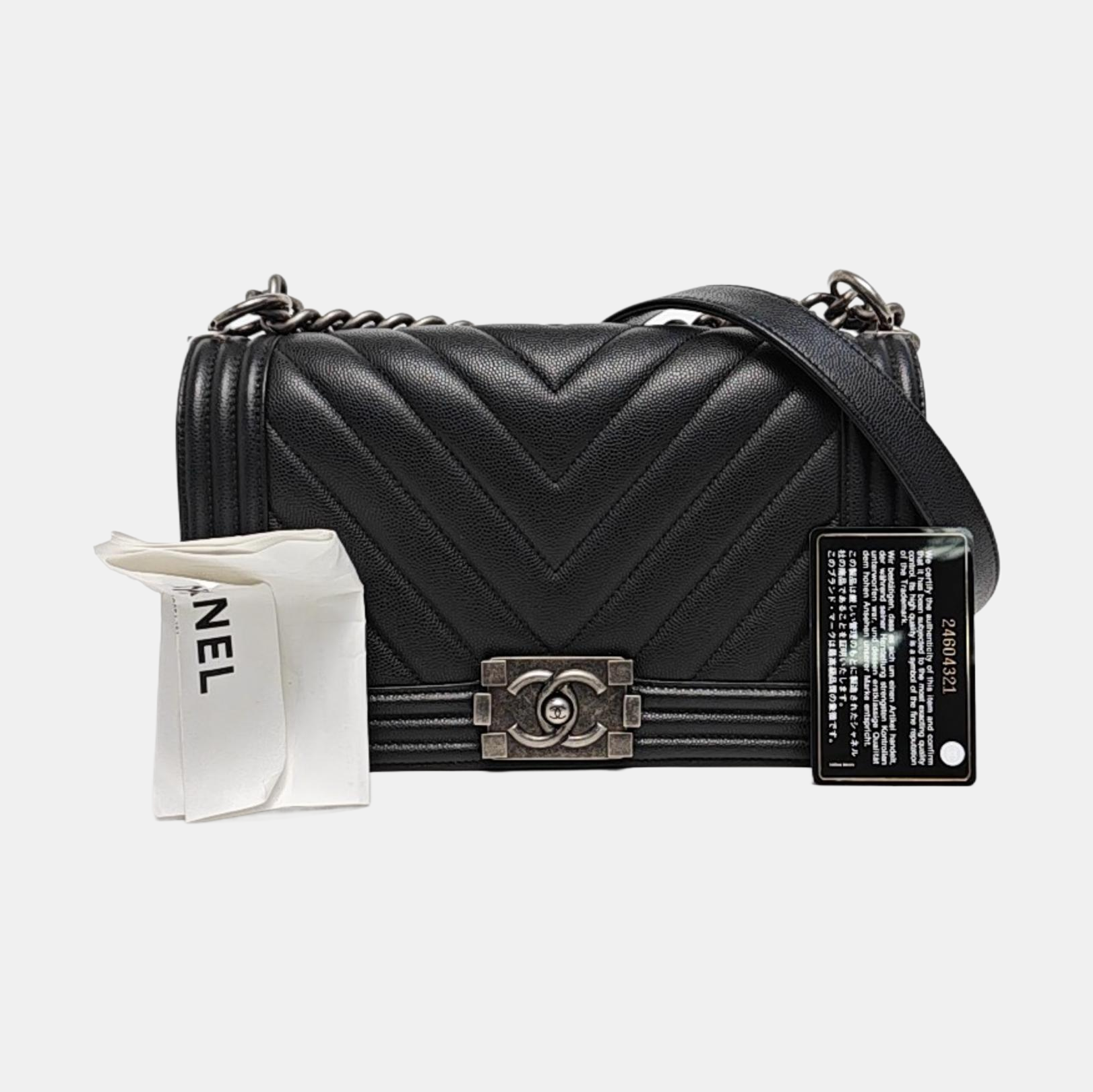 BOY CHANEL Medium Chevron, Quilted Grained Calfskin Black