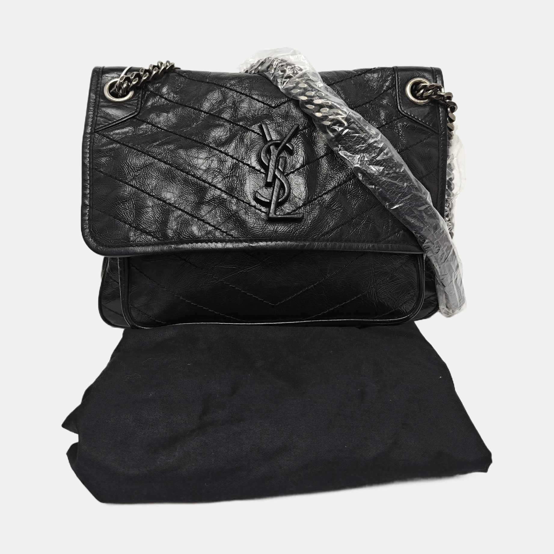 NIKI Medium Chevron Calfskin Black