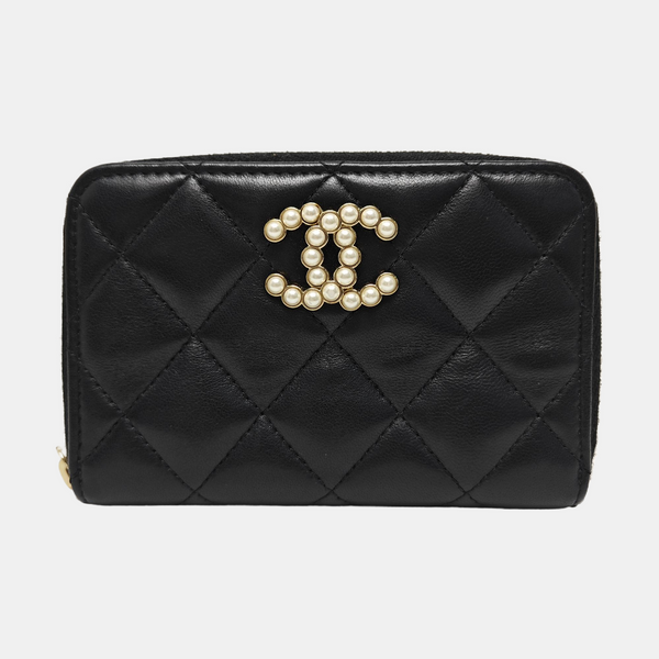 CHANEL 19 Small Quilted Lambskin Black Wallet