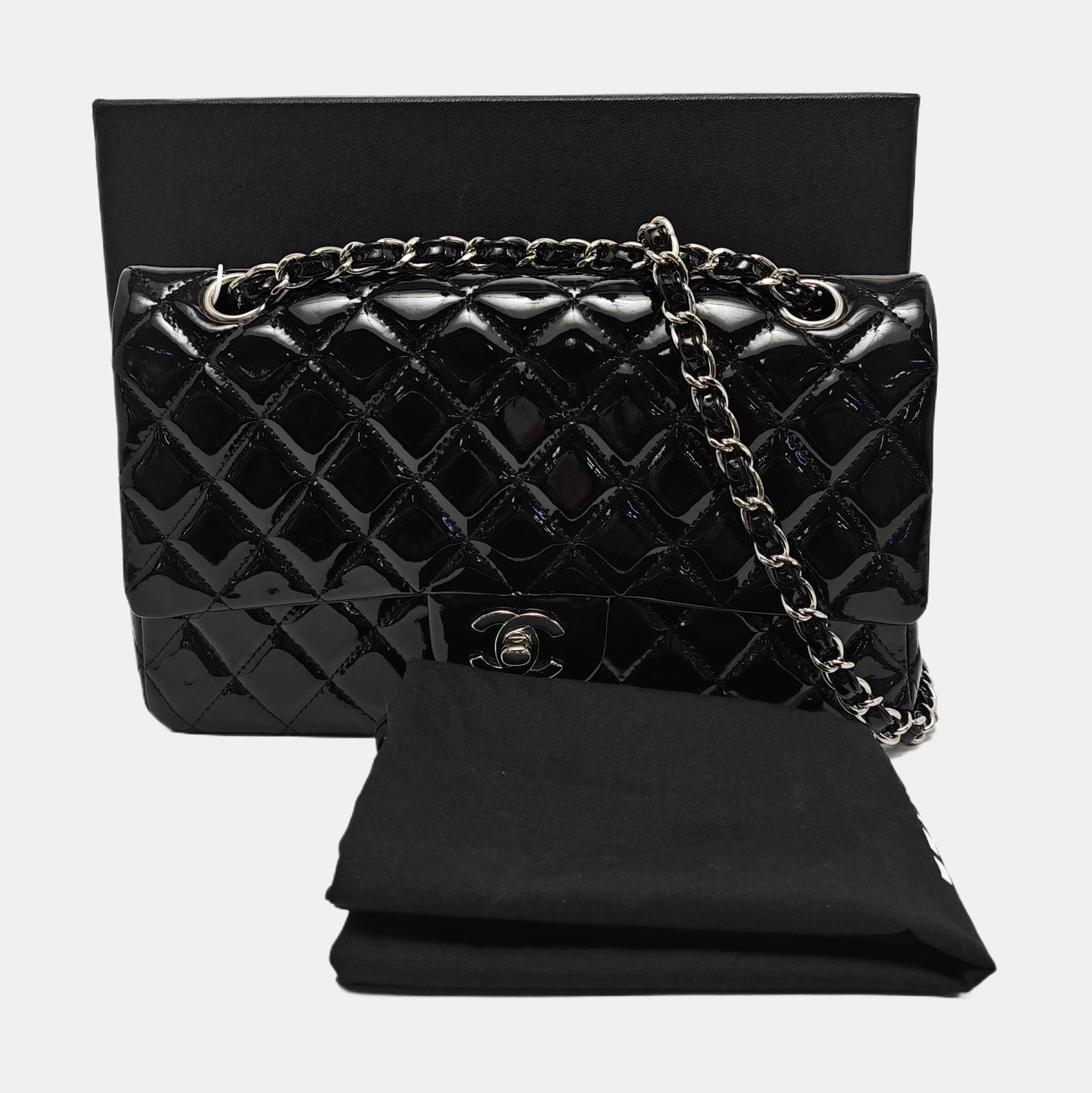 Authenticated pre-owned  CLASSIC FLAP Medium Quilted Patent Leather Black - Shoulder Bag at Looply