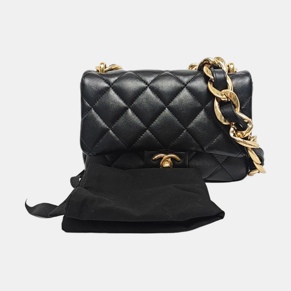 CLASSIC FLAP Quilted Lambskin Black