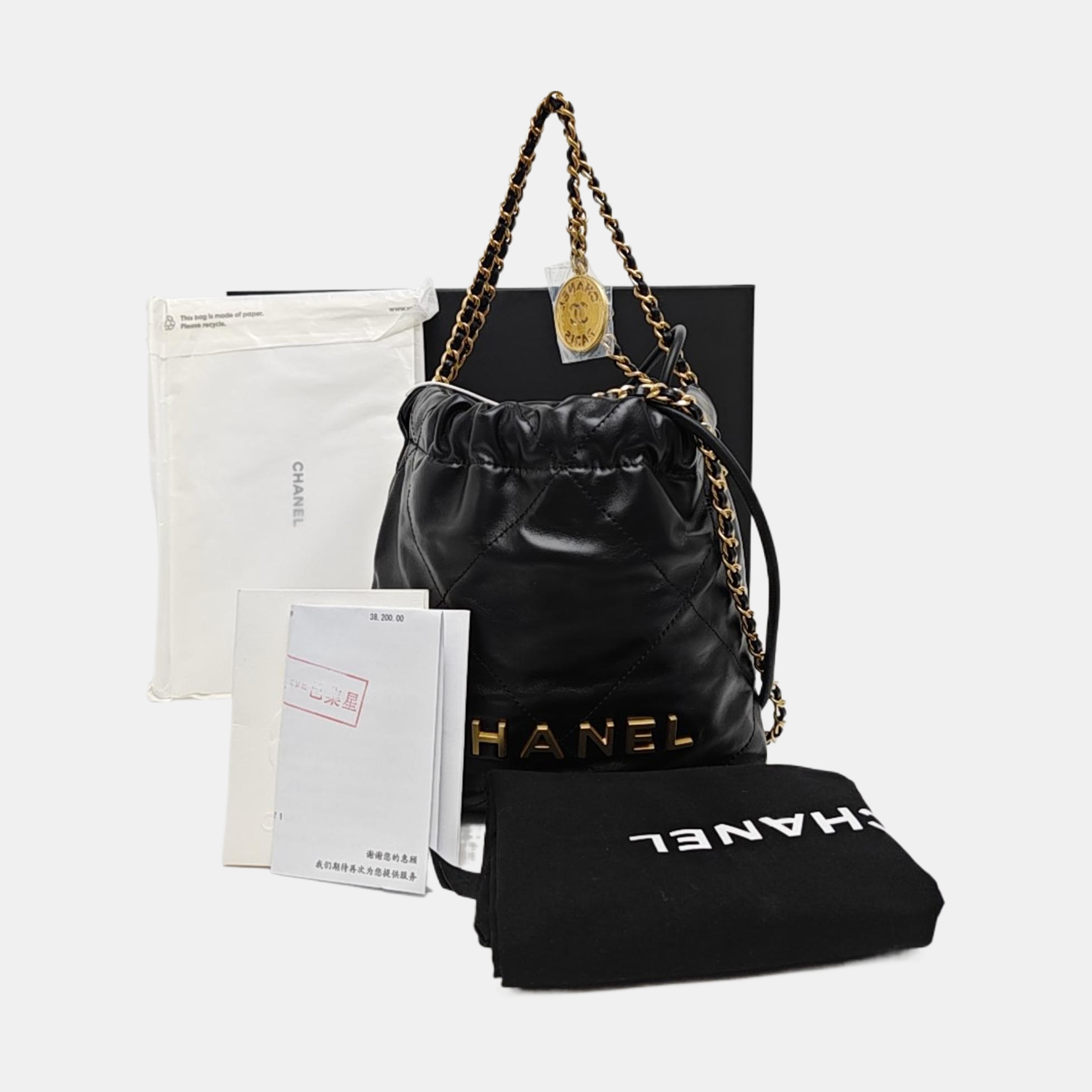CHANEL 22 Mini Quilted Calfskin Black