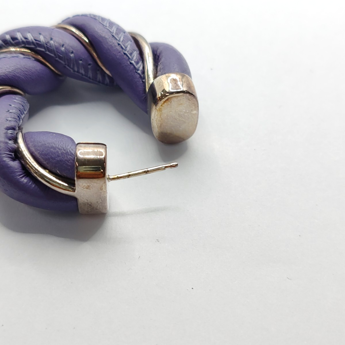 Pendientes Morados de Cuero