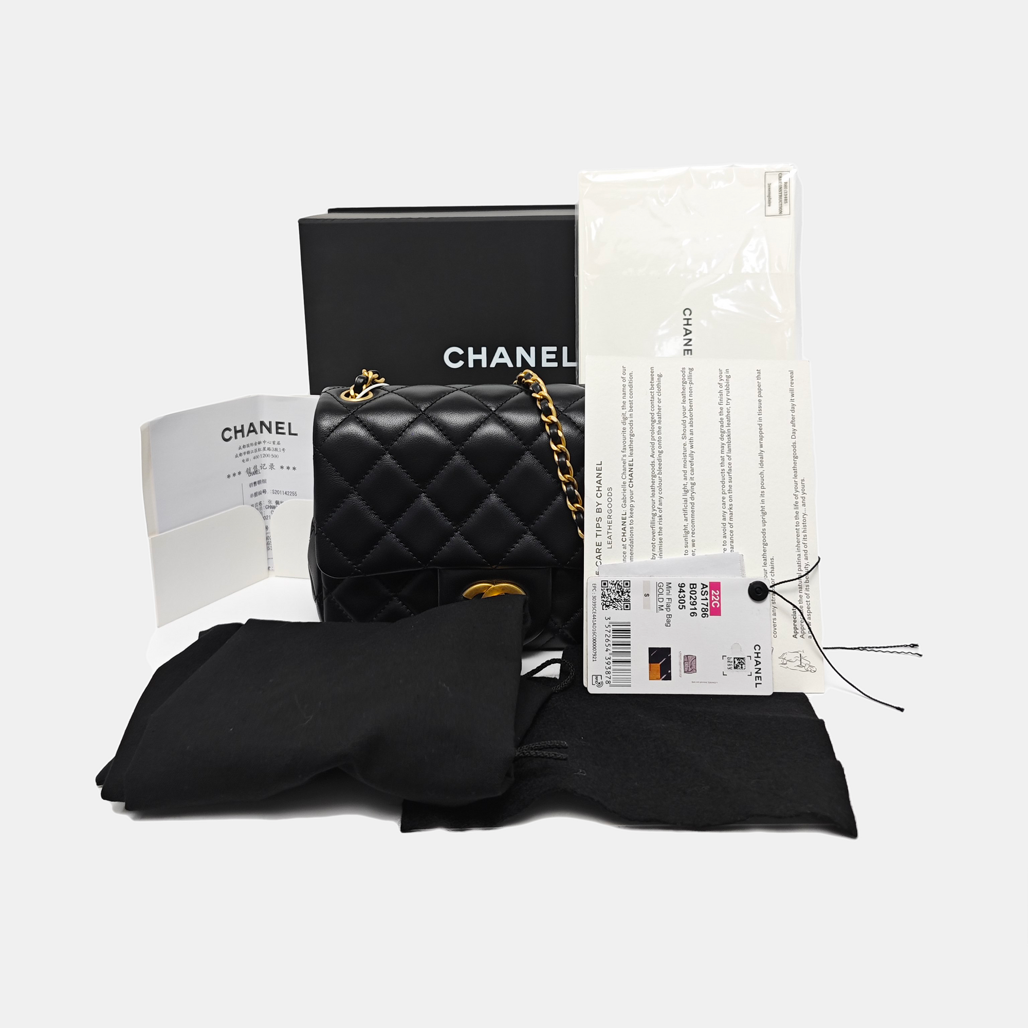 CLASSIC FLAP Mini Quilted Lambskin Black