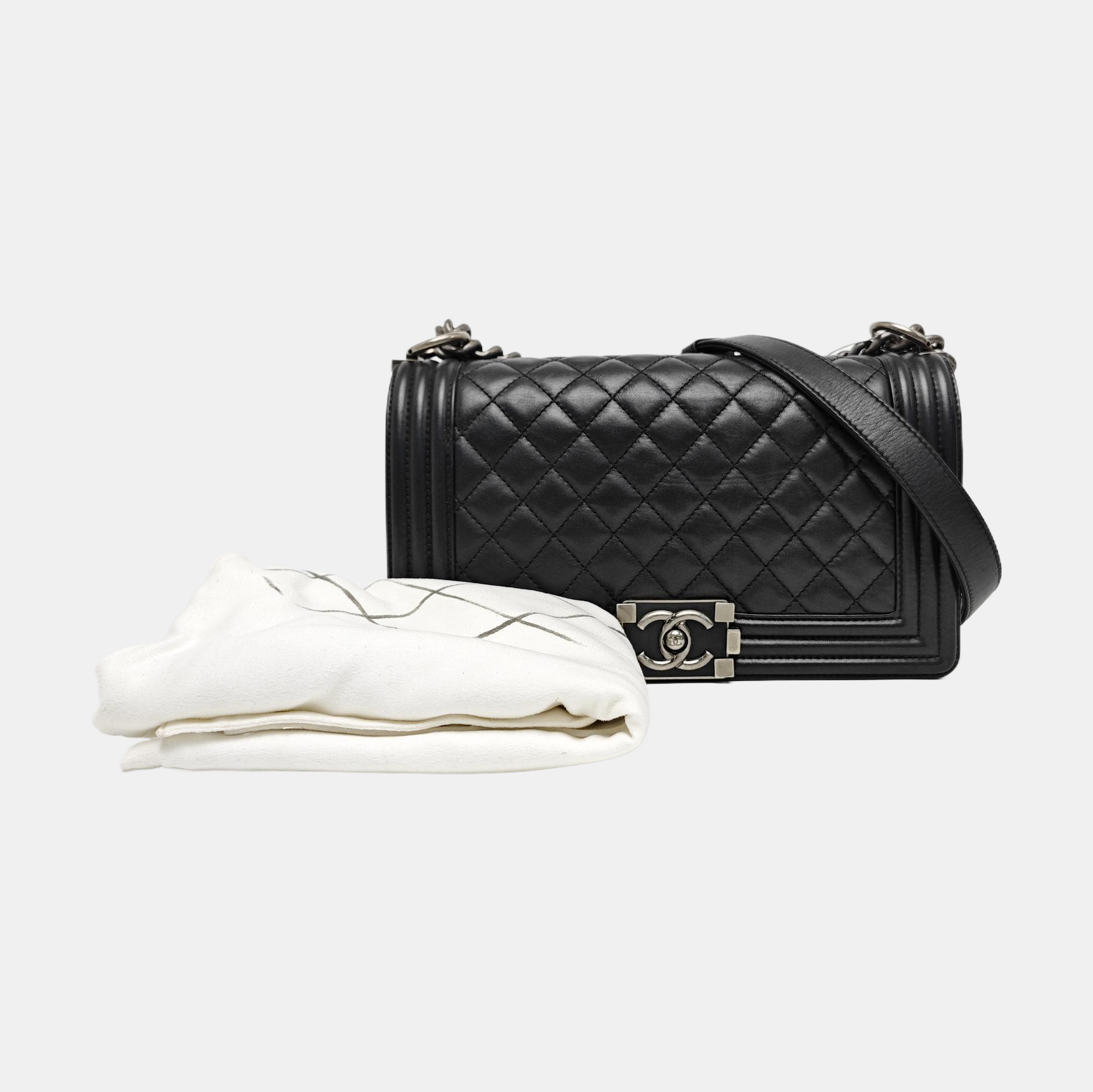 BOY CHANEL Medium Quilted Calfskin Black