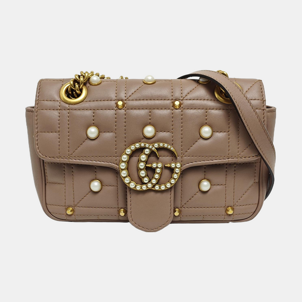 GG Marmont Piel de becerro acolchada pequeña beige