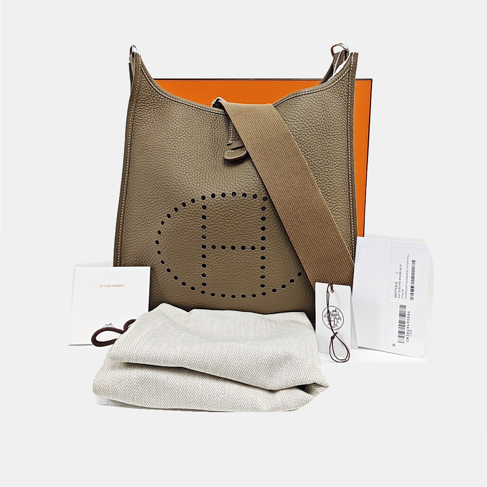 Evelyne 29 Clemence Gray