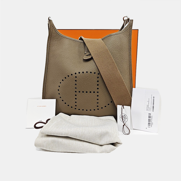 Evelyne 29 Clemence Gray