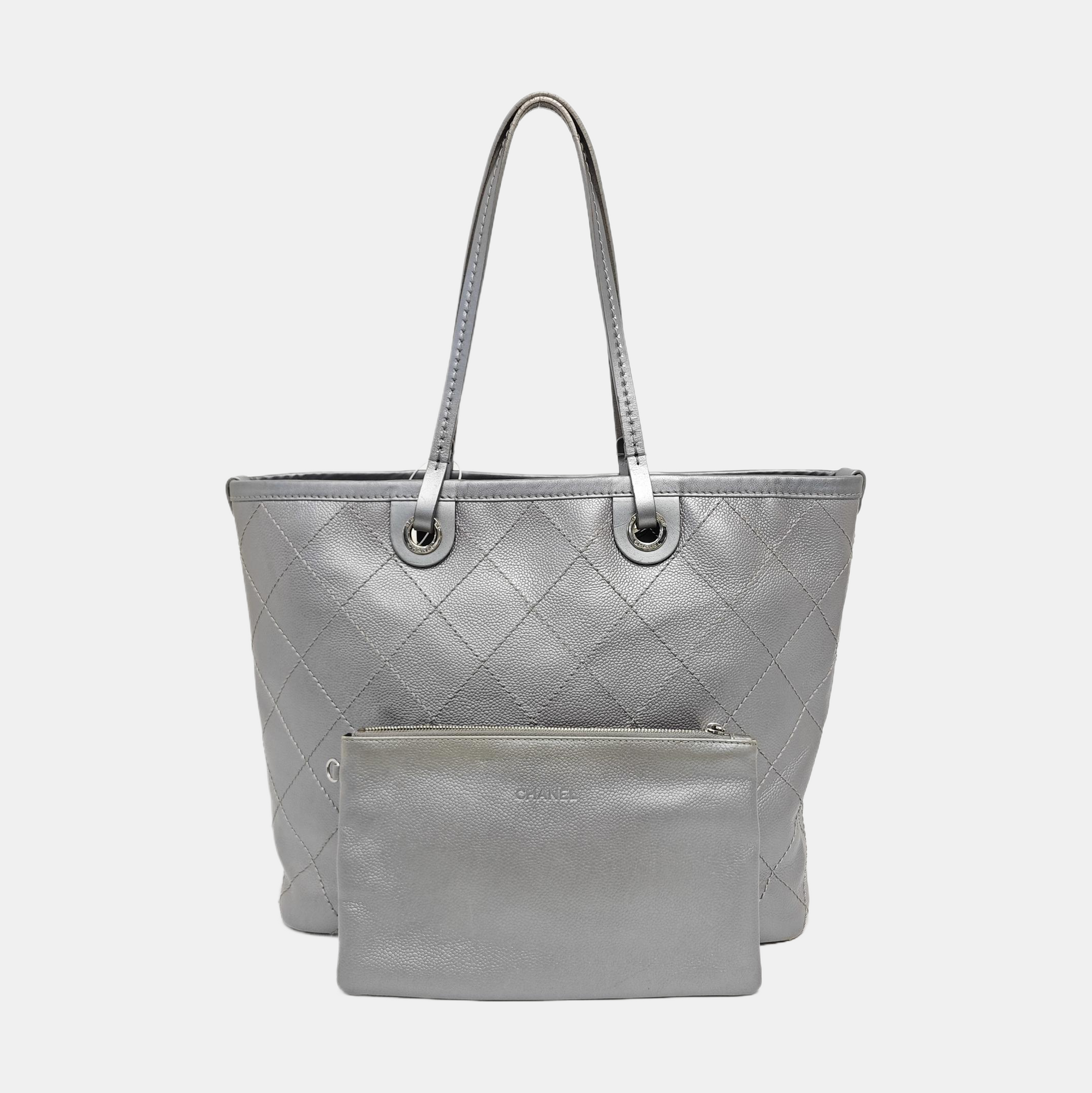 SHOPPING FEVER TOTE Quilted Grained Calfskin Silver