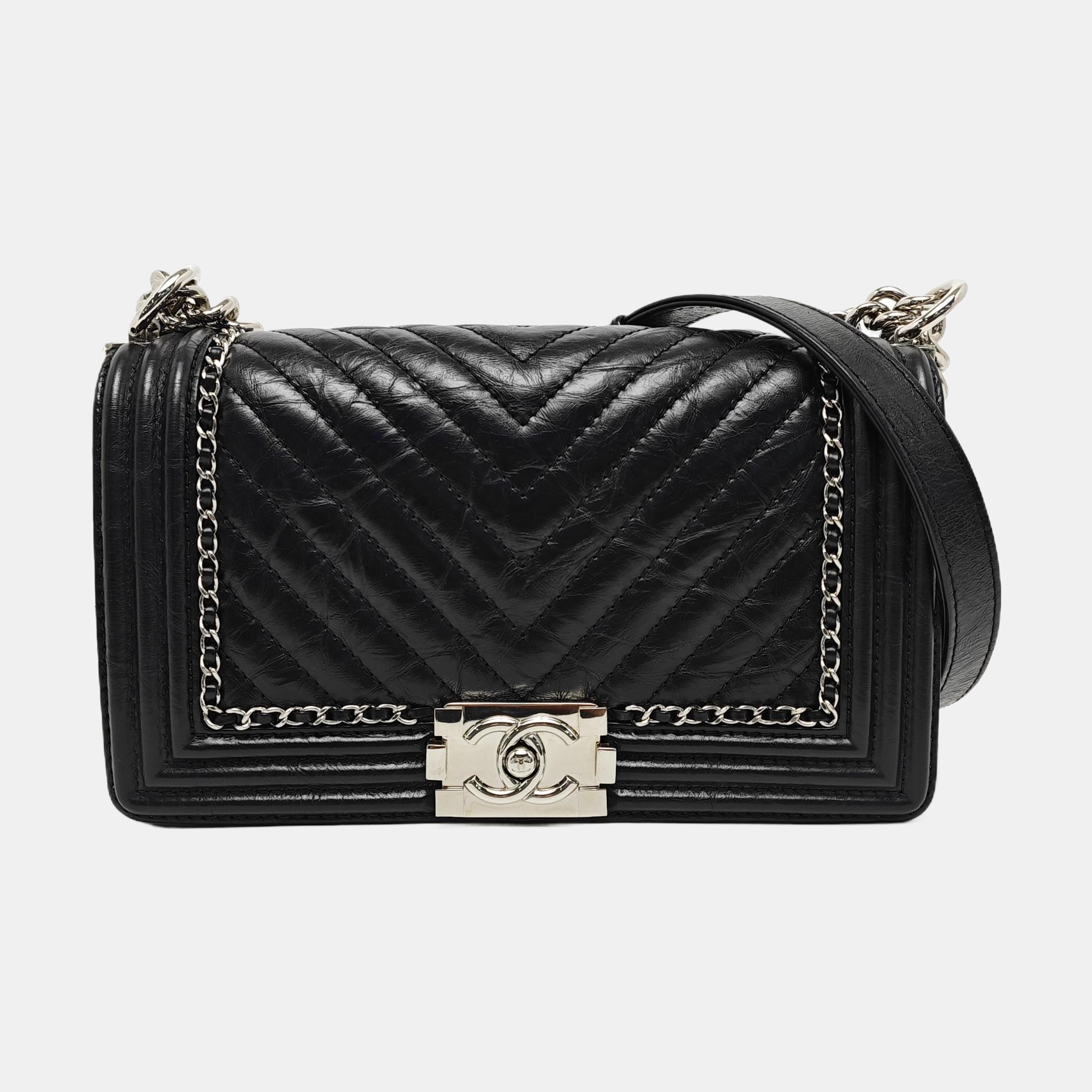 BOY CHANEL Medium Chevron, Quilted Vintage Calf Black