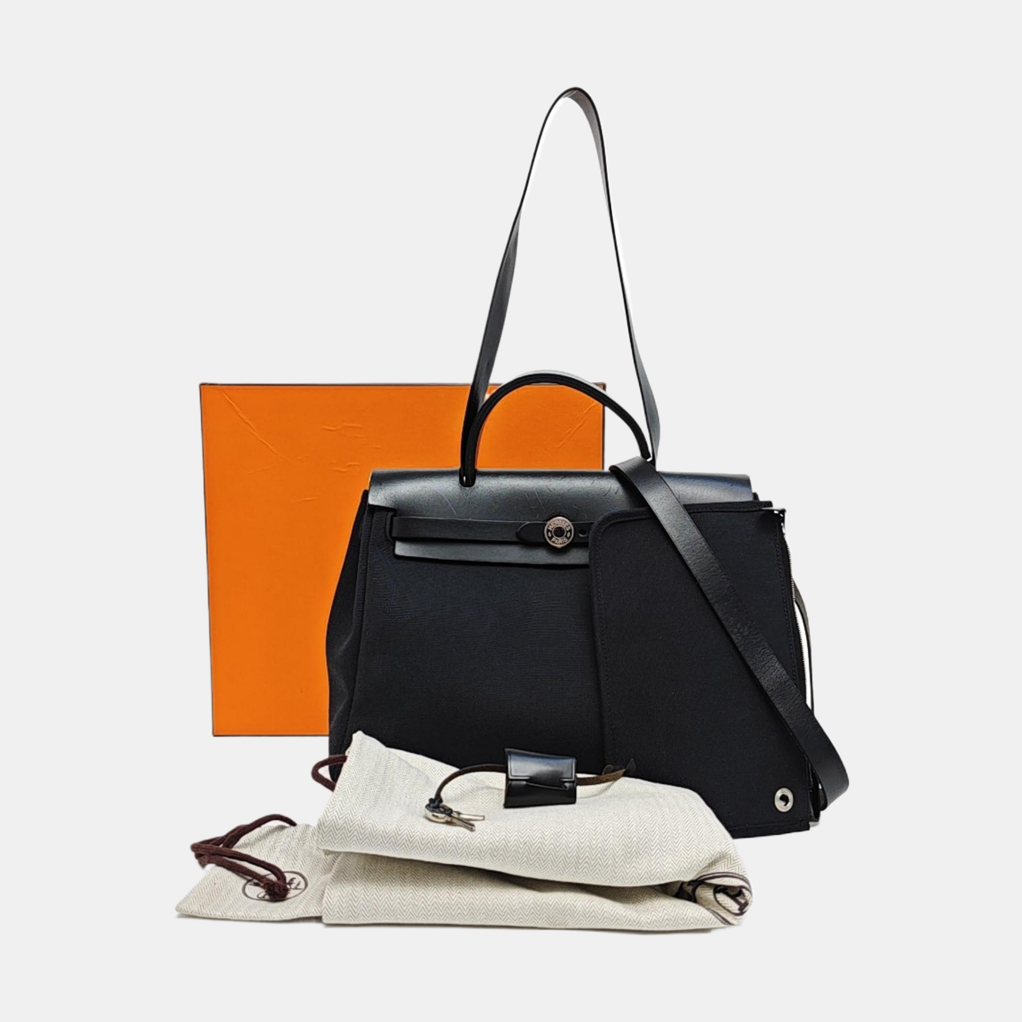 Authenticated pre-owned  Herbag 31 Canvas Black - Shoulder Bag at Looply