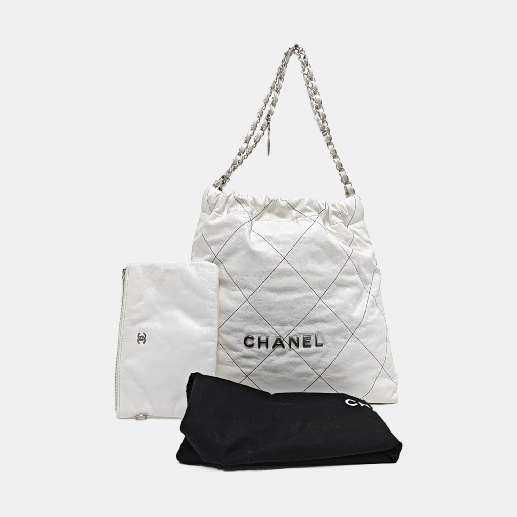 CHANEL 22 Mediano Piel de becerro acolchada Blanco