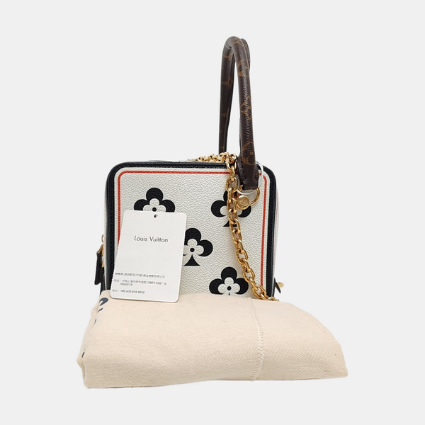 SQUARE Coated Canvas White
